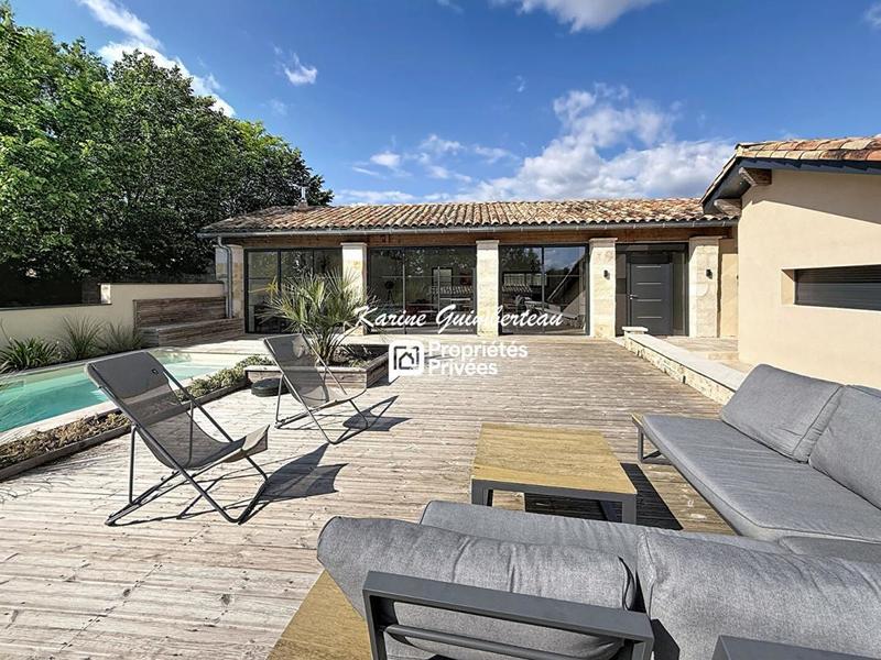 Propriété - 215 m² - 6 pièces