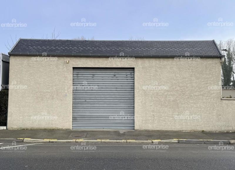 Local d'activité / Entrepôt - 175 m²