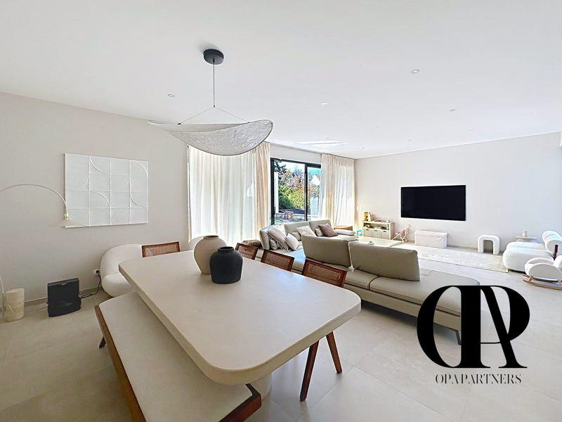 Villa - 185 m² - 6 pièces