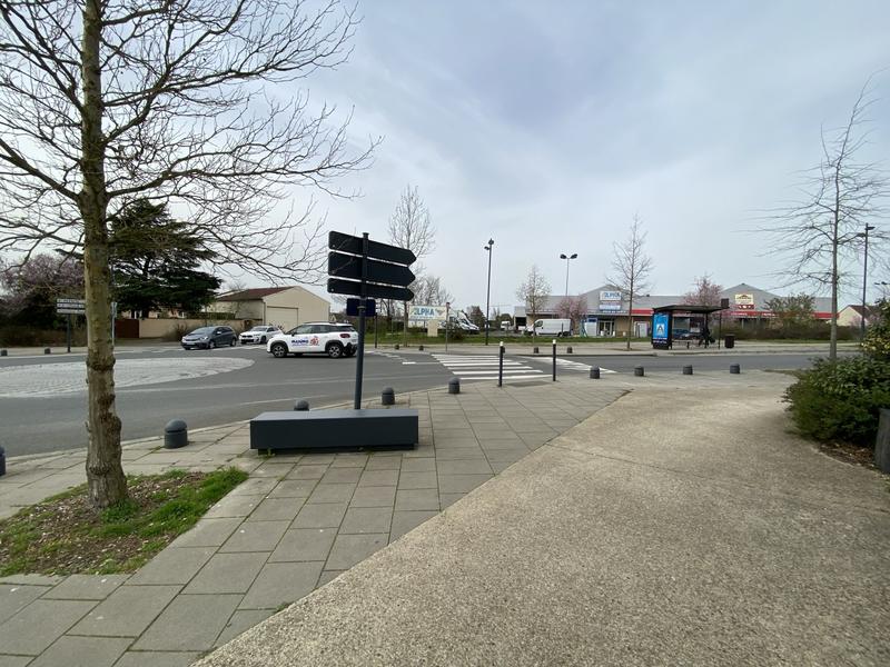 Local commercial - 1 267 m²