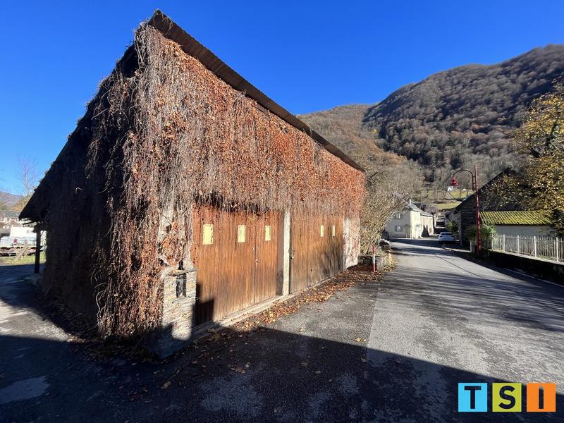 Maison - 260 m² - 12 pièces