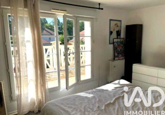 Maison - 234 m² - 8 pièces