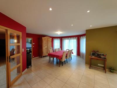 Maison - 210 m² - 6 pièces
