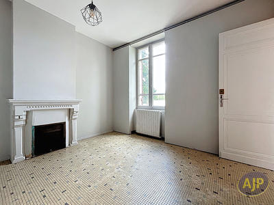 Maison - 220 m² - 10 pièces