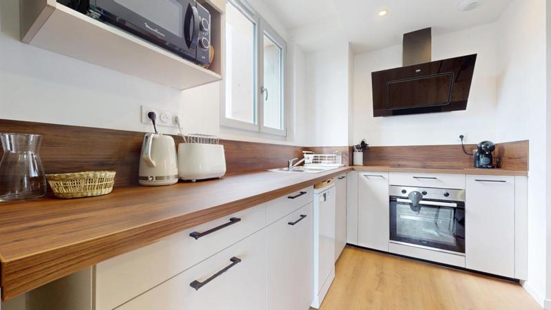 Appartement - 96 m² - 6 pièces