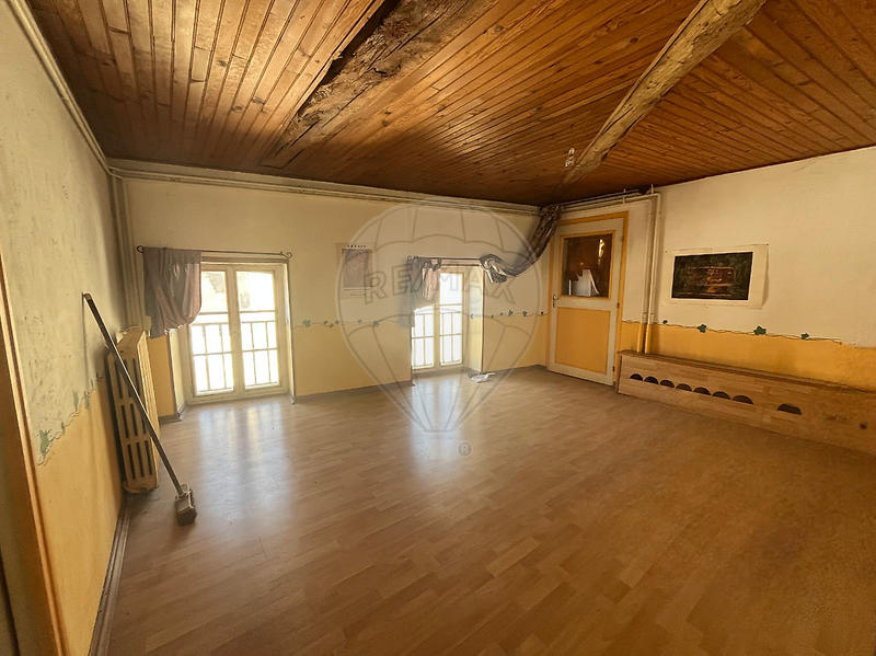 Maison - 200 m² - 8 pièces