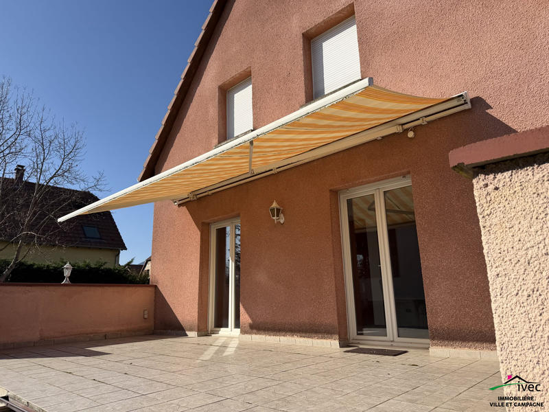 Maison - 93 m² - 5 pièces