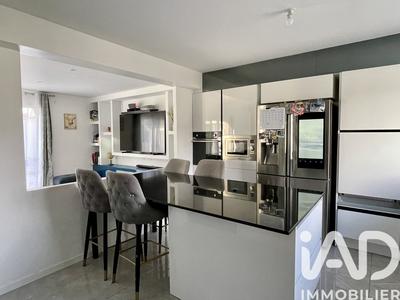 Maison - 249 m² - 9 pièces