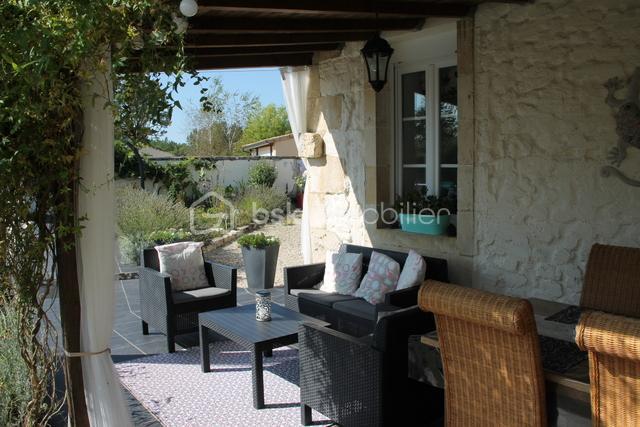 Maison - 240 m² - 8 pièces