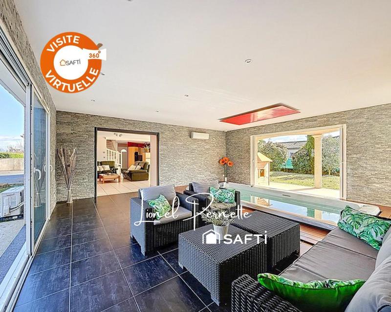 Maison - 220 m² - 10 pièces