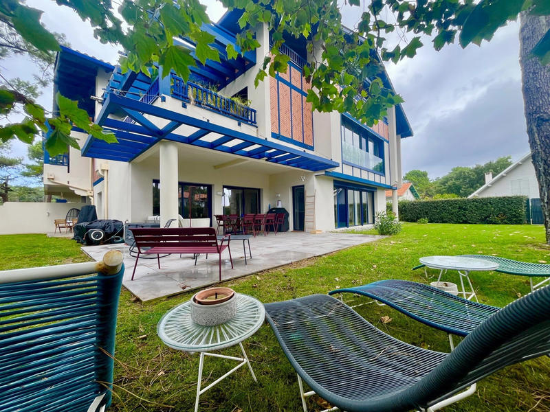 Appartement - 192 m² - 5 pièces