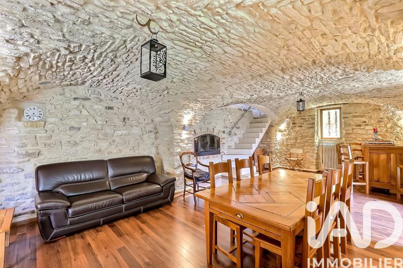 Maison - 282 m² - 9 pièces