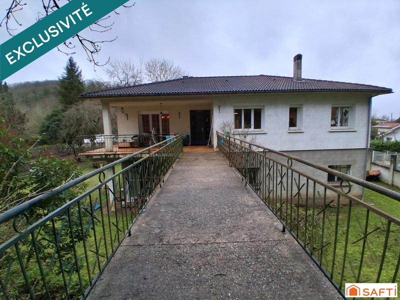 Maison - 180 m² - 8 pièces