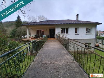 Maison - 180 m² - 8 pièces