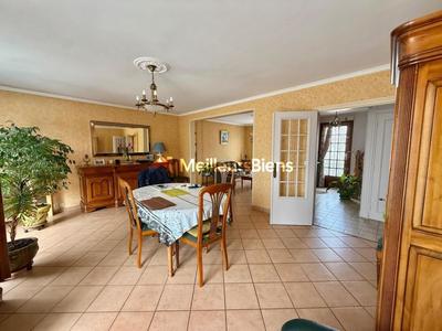 Pavillon - 125 m² - 7 pièces