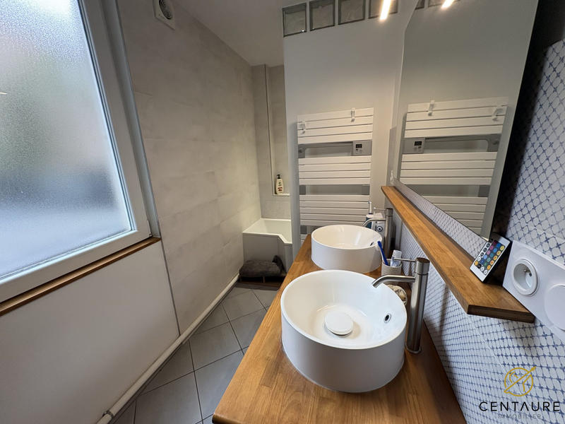 Appartement - 85 m² - 3 pièces