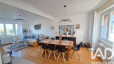 Maison de ville - 211 m² - 9 pièces