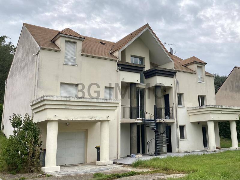 Propriété - 360 m² - 7 pièces