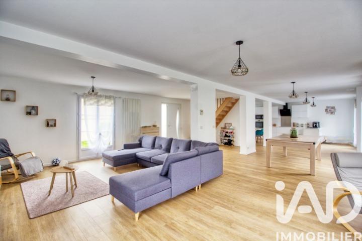 Maison - 208 m² - 6 pièces