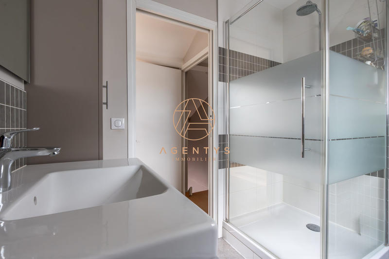 Maison - 95 m² - 7 pièces