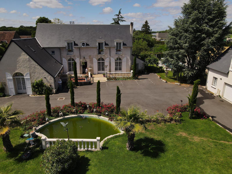 Maison - 320 m² - 9 pièces