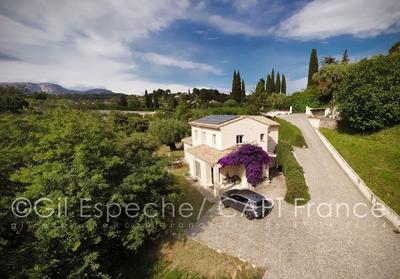 Villa - 180 m² - 7 pièces