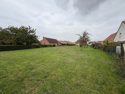 Terrain constructible - 1 084 m²