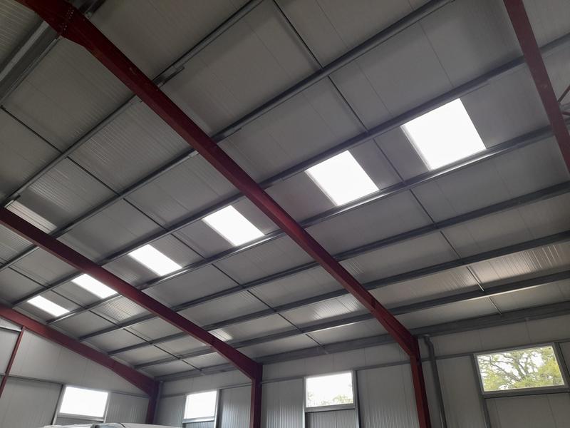 Local d'activités - 695 m²