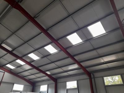 Local d'activités - 695 m²