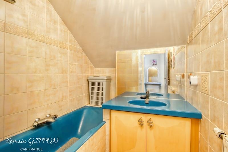 Maison - 286 m² - 11 pièces