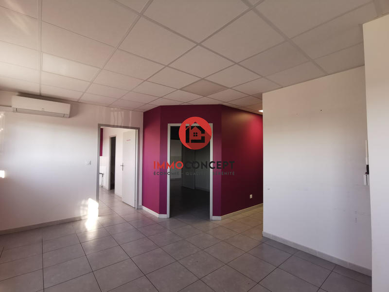 Local d'activités - 154 m² - 7 pièces