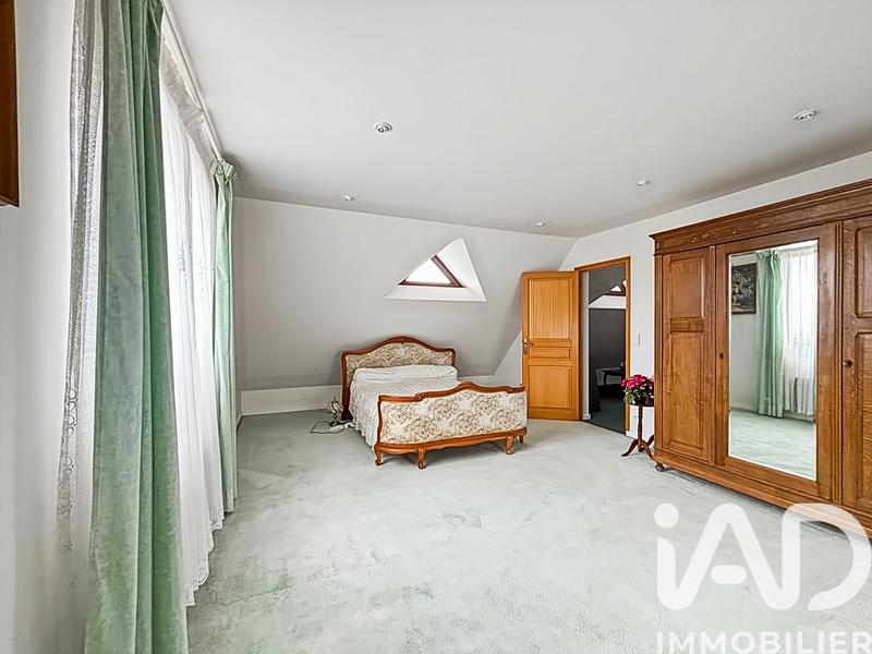 Maison - 178 m² - 8 pièces