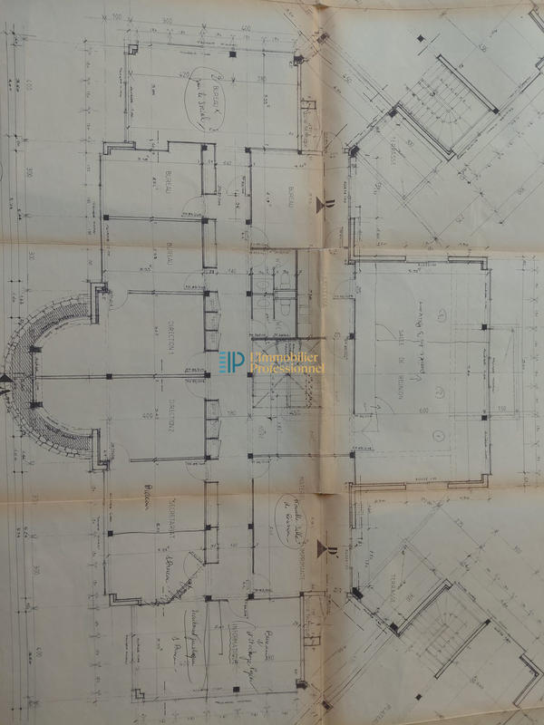 Bureau - 348 m² - 16 pièces