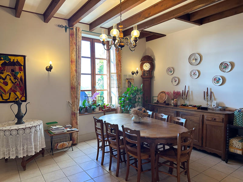 Maison - 203 m² - 6 pièces