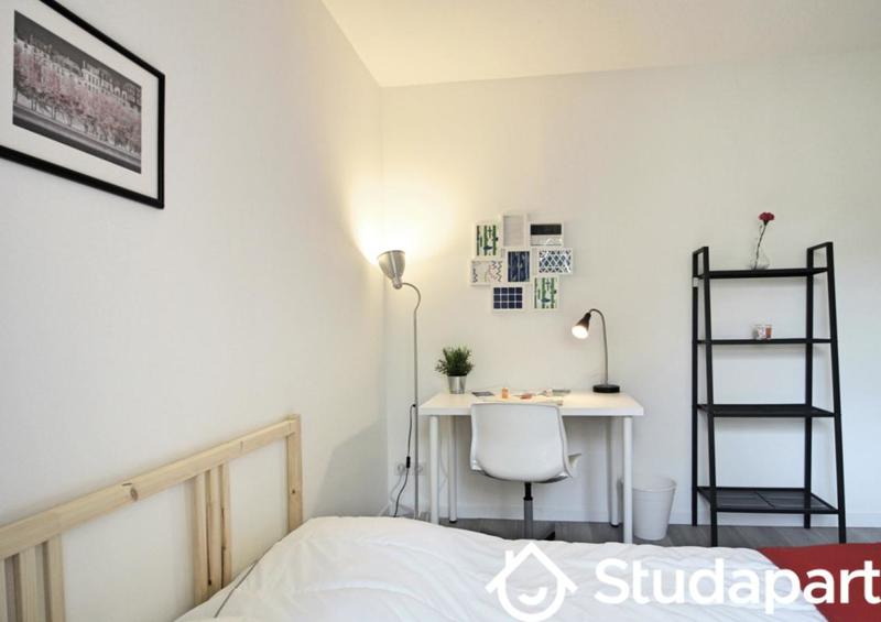 Chambre - 11 m² - 1 pièce