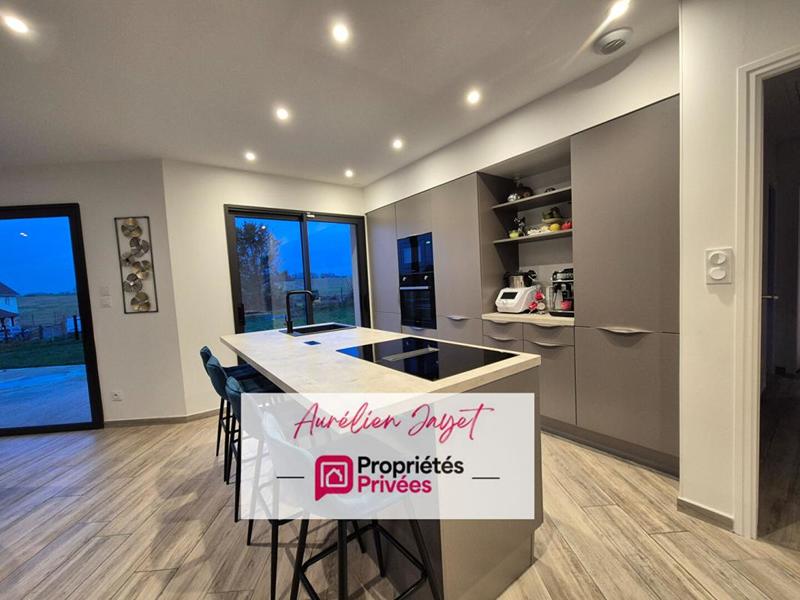 Maison - 121 m² - 5 pièces