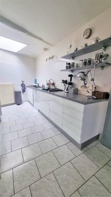 Maison - 225 m² - 5 pièces