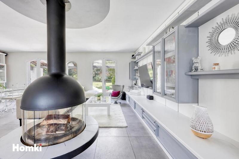 Maison - 207 m² - 6 pièces