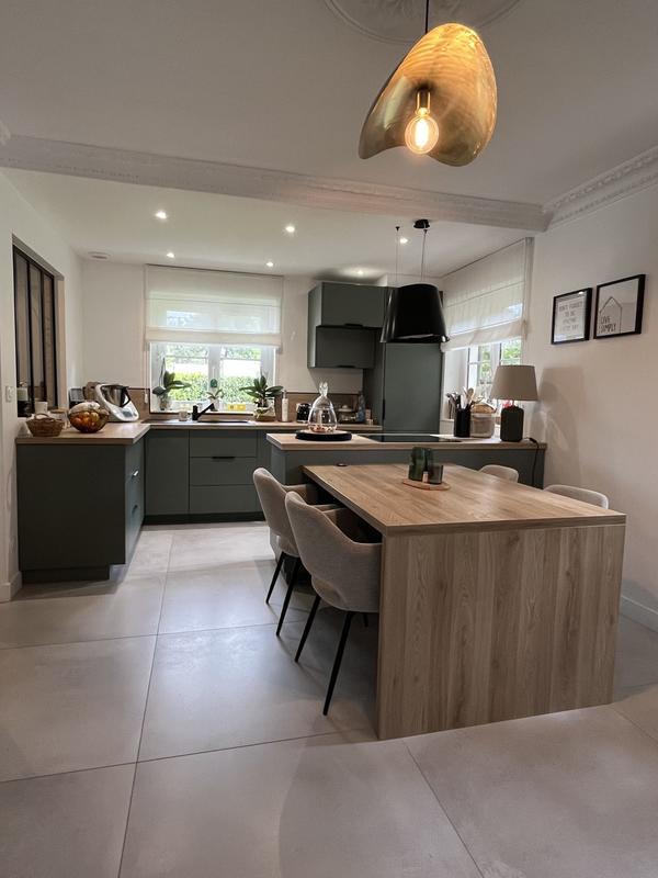 Maison traditionnelle - 147 m² - 6 pièces