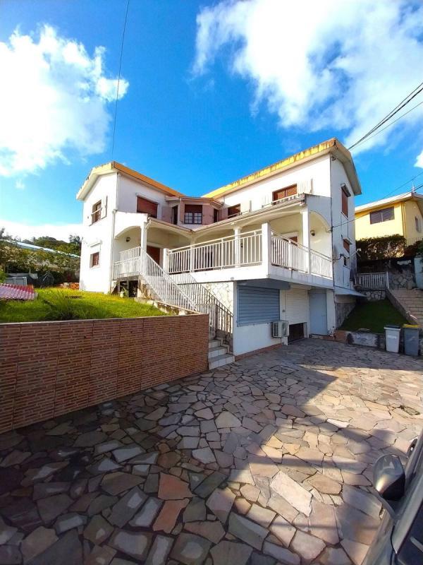 Villa - 261 m² - 11 pièces