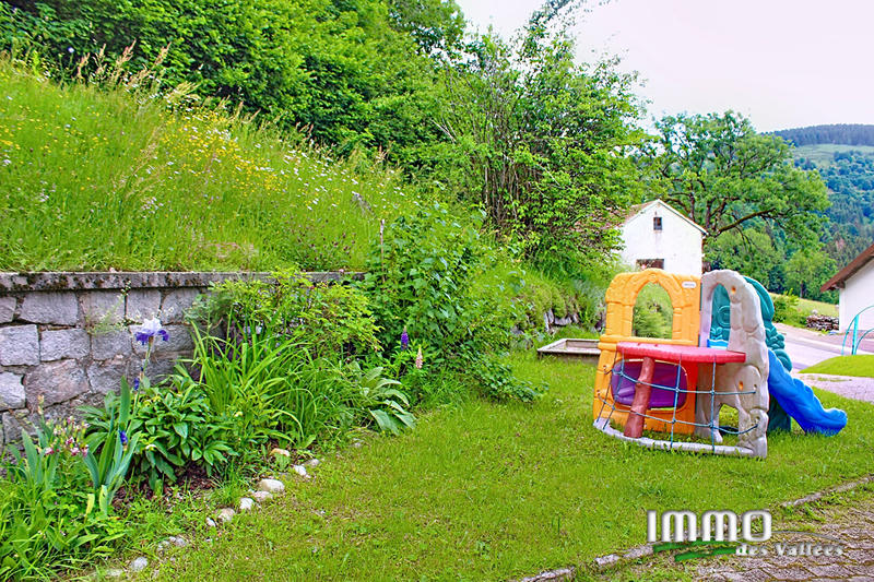 Maison - 408 m² - 10 pièces