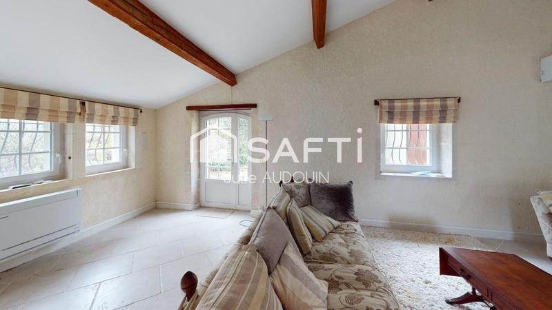 Maison - 202 m² - 8 pièces