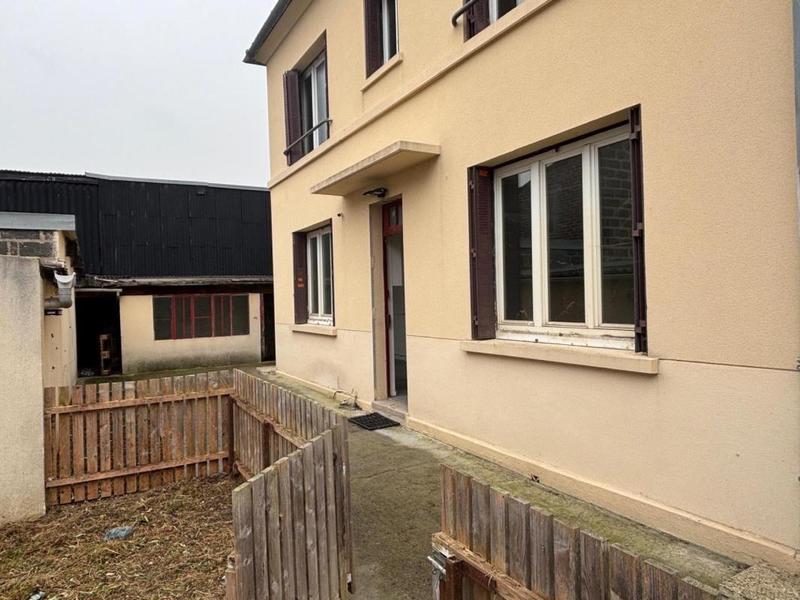 Maison - 143 m² - 8 pièces