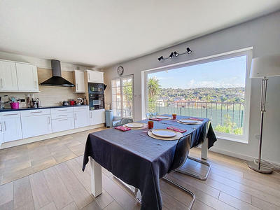 Maison - 136 m² - 4 pièces