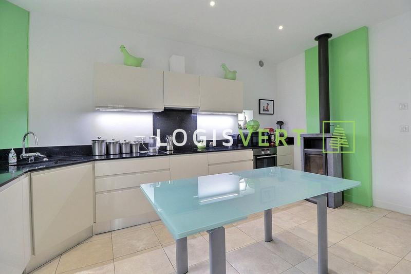 Maison - 225 m² - 9 pièces