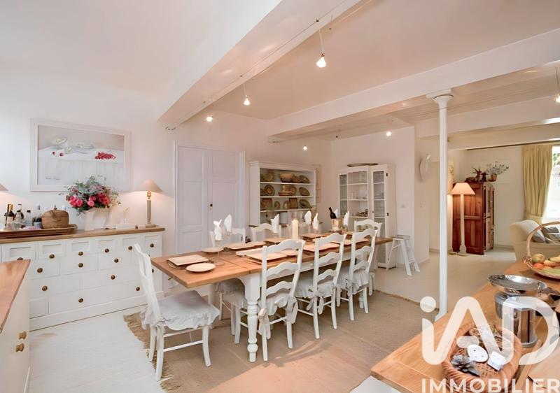 Maison - 271 m² - 10 pièces