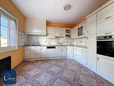 Maison - 284 m² - 7 pièces