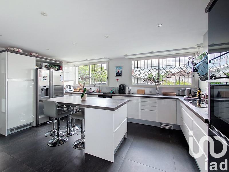 Maison - 290 m² - 10 pièces