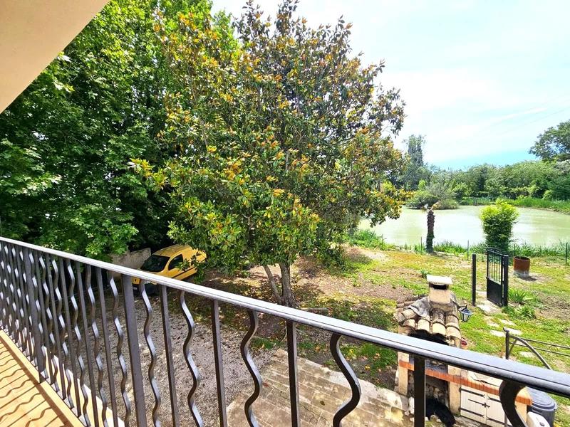 Maison - 230 m² - 8 pièces