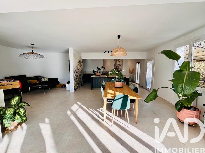 Maison - 180 m² - 7 pièces